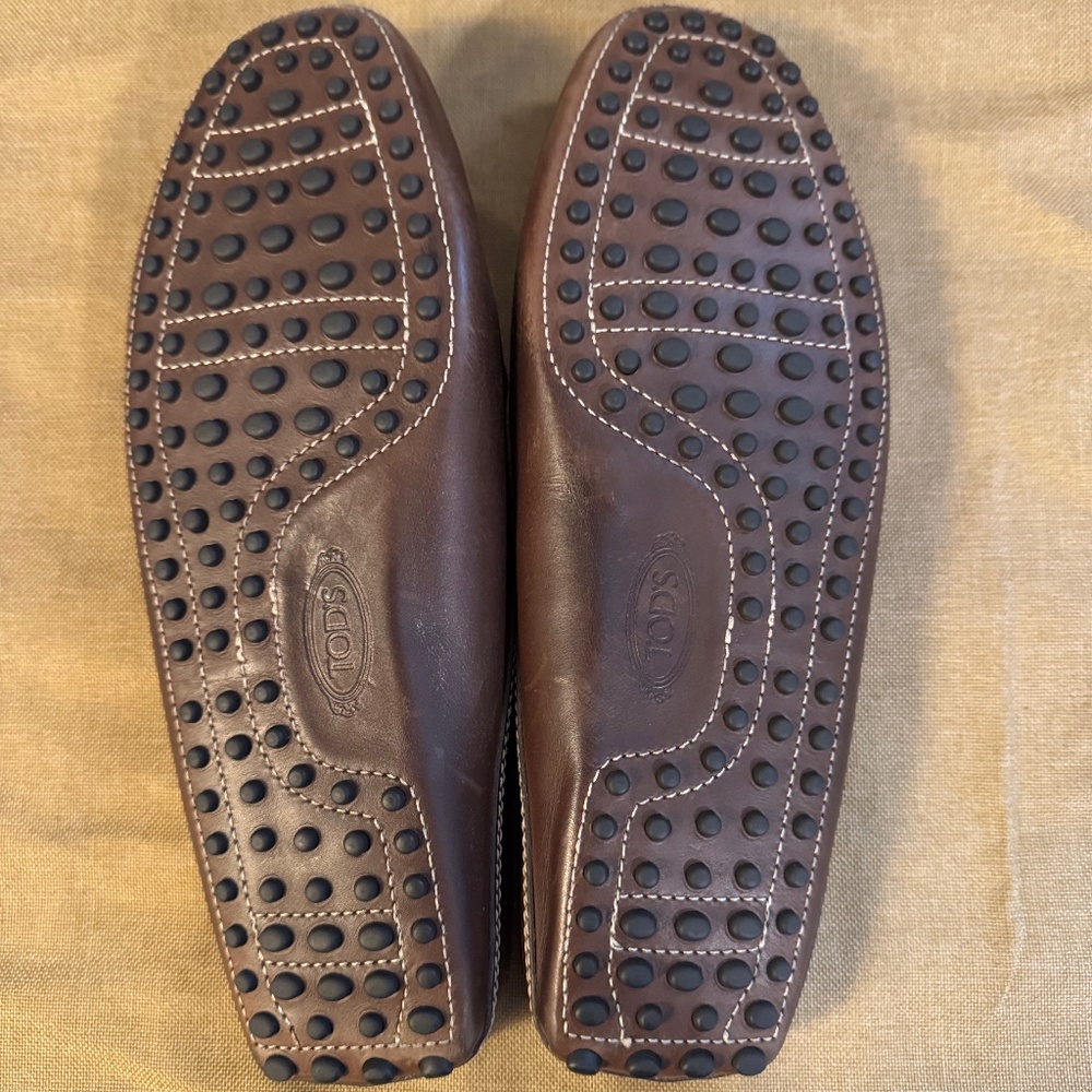 Tod's Slip On Leather Driving Loafers - Picture 3 of 6